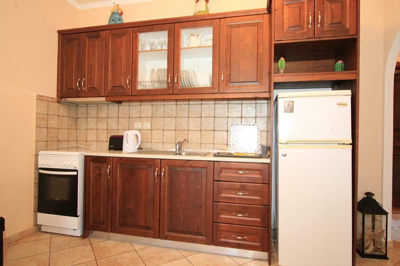 Alex Studios & Apartments Ариллас Экстерьер фото